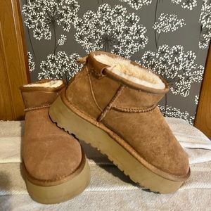 Ugg Boston mini boots